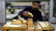  В 2018 году спрос на золотые слитки на Ближнем Востоке сильно вырос из-за падения иранской валюты – The National Business   