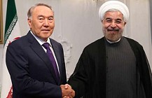  مراسم استقبال رسمی از رییس جمهوری ایران در کاخ ریاست جمهوری قزاقستان به عمل آمد