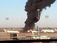 فرودگاه پایتخت لیبی هدف موشک قرار گرفت