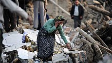 141 человек погиб и более 1 тыс. пострадали при мощном землетрясении в Иране