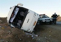 واژگونی اتوبوس در فارس 12 مصدوم داشت