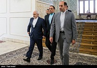 ظریف برای دیدار با مراجع تقلید ایران وارد استان قم شد