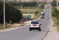  Смертник атаковал автомобиль с персоналом афганской тюрьмы Пули-Чархи  