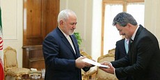 سفیر نو ترکیه در تهران رونوشت استوارنامه‌اش را تقدیم وزیر امور خارجه ایران کرد
